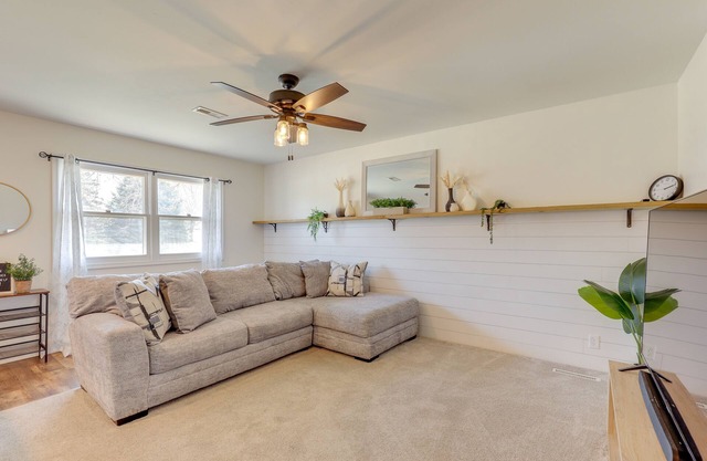 Family-Friendly Lincoln Home w/Sandbox & Grill!