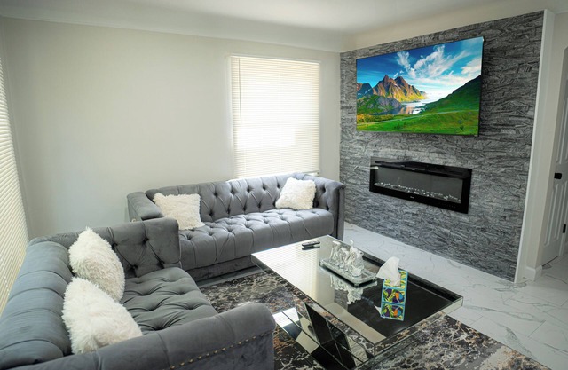 Family-Friendly Luxury House Near City Center – Birmingham