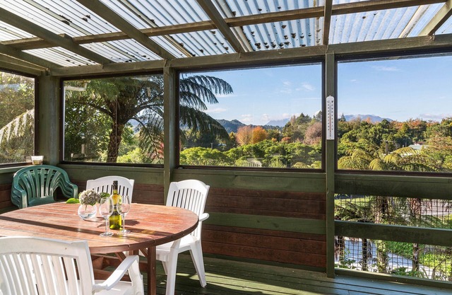 Family Fun at The Lake - Lake Tarawera Home