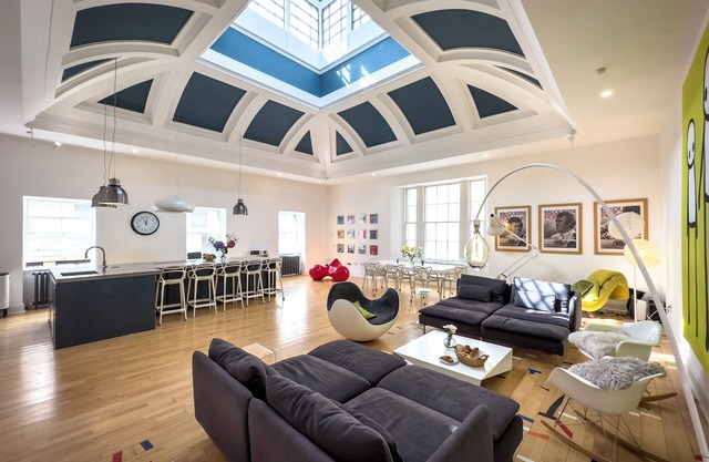 Family home in an old gym with1k sqft party room just 1 min walk from George St