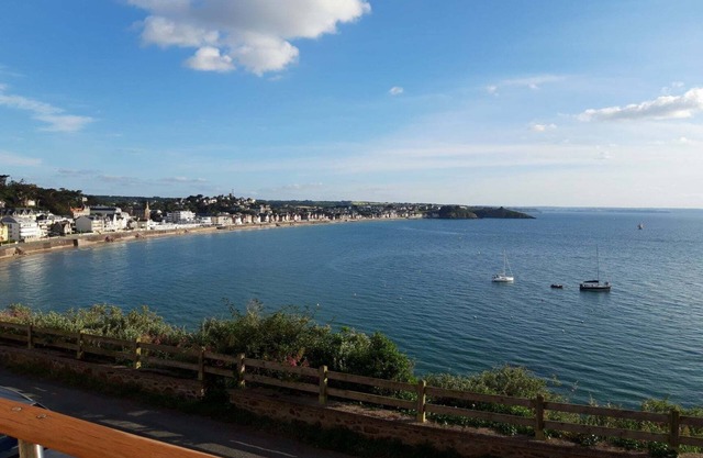 Family home with exceptional sea view.