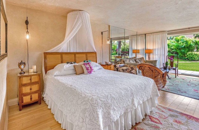 Family Retreat on Kaanapali Beach Impeccably Maintained Poolside Location