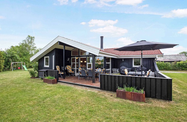 Family summer house in quiet area