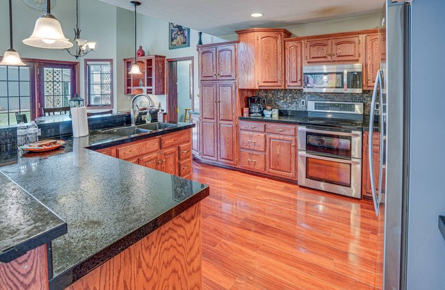 Family Vacation Rental Home ~ 1 Mi to Okabena Lake