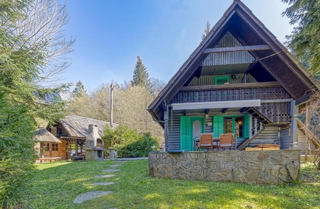 Fani's Riverside Cottage - Happy Rentals