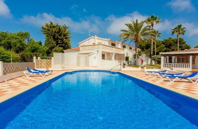Fantastic Apartment with Pool, Balcony and Wi-Fi