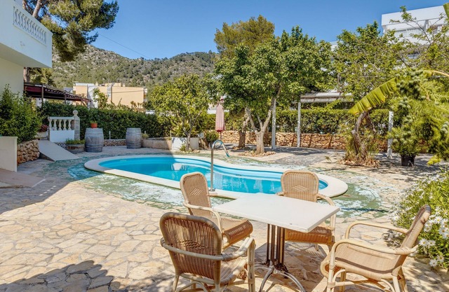 Fantastic flat La Cabanya 1B with shared pool, terrace and WiFi