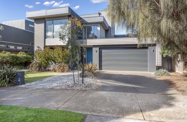 Fantastic house with 5 bedrooms - views of the golf course