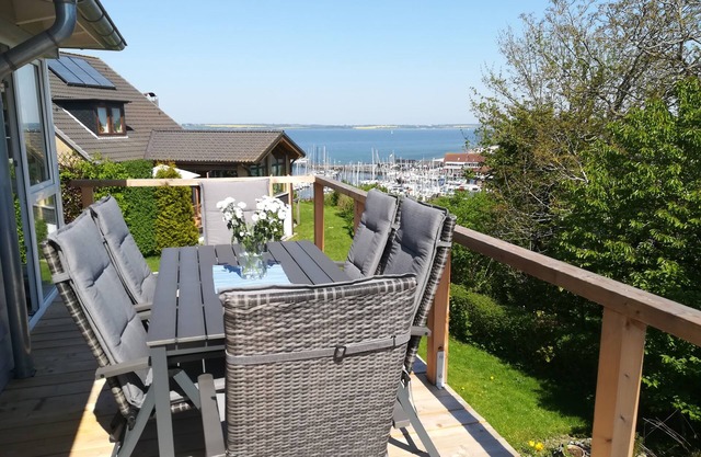 Fantastic, sunny apartment with Baltic Sea view and balcony near the beach