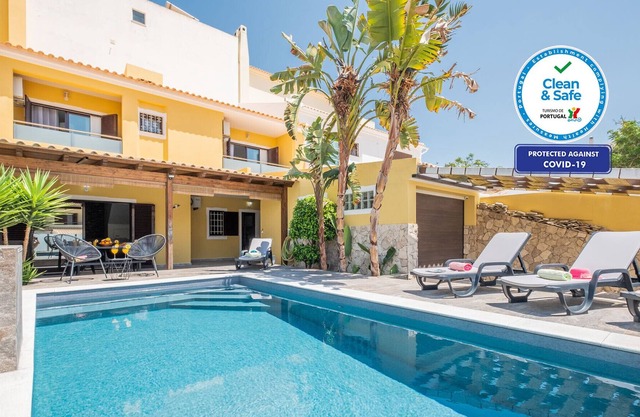 FANTASTIC VILLA W/ PRIVATE POOL, BBQ & WIFI