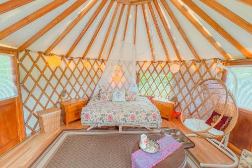 Farm Stay Yurt - 7 min St Albans