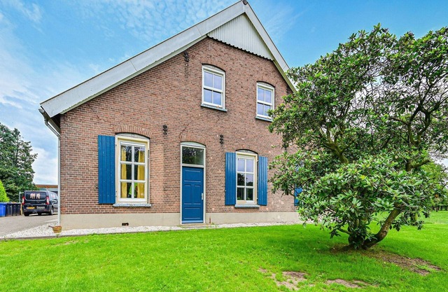 Farmhouse in De Heurne near the forest