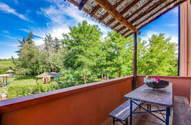 Farmhouse in Montescudaio near Tuscan Coast