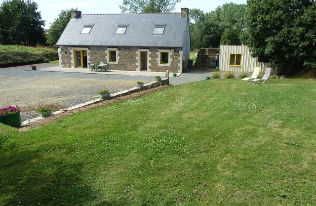 farmhouse in the heart of the trégor and 15 minutes from the sea