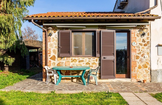 Farmhouse "Le Gerlette - La Capanna" with Shared Pool & Wi-Fi