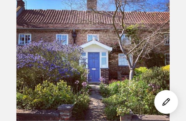 farmhouse , quirky 3/4bed period home with hot tub