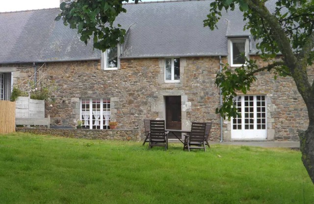 Farmhouse renovated in the Breton tradition