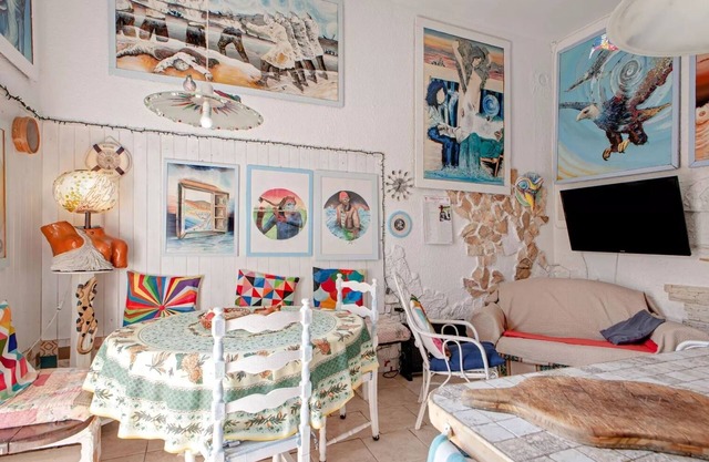 FASCINATING VACATIONS IN 'ART -