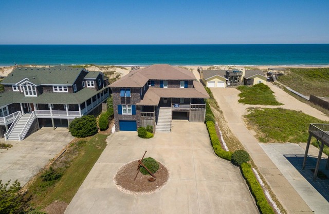Fearing Cottage: Oceanfront, Pool, Spa, Pool table