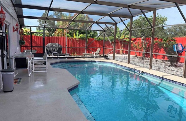 Fenced Private Pool 20 minutes to Universal and Disney Parks