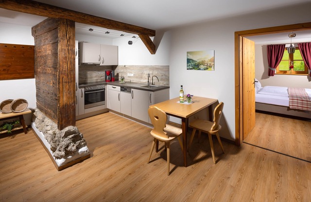 Ferienwohnung Alpenliebe, 1-2 Personen, 50 qm, Dusche/WC, TV, W-LAN, 1 Schlafzimmer, barrierefrei, Lift