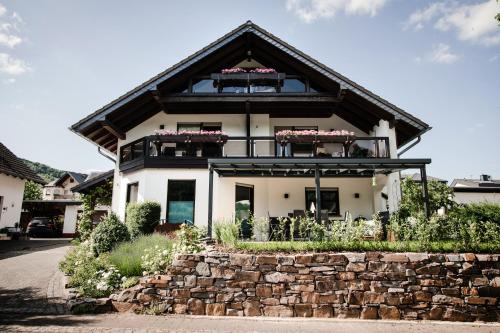Ferienhaus "Anne" und Weingut Willi Fett