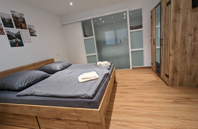 Ferienwohnung 1OG - 70 qm -dirket am Bahnhof