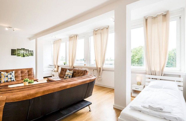 Ferienwohnung Langenfeld 02, 150qm, 3 Schlafzimmer, 1 Wohn-/schlafraum, Max. 12 Personen
