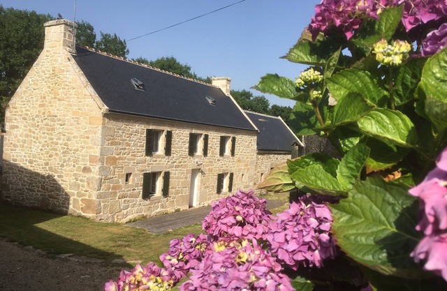 FERME BRETONNE Renovated POINTE DU RAZ 300 m from the sea PROMO: 5% 2nd week