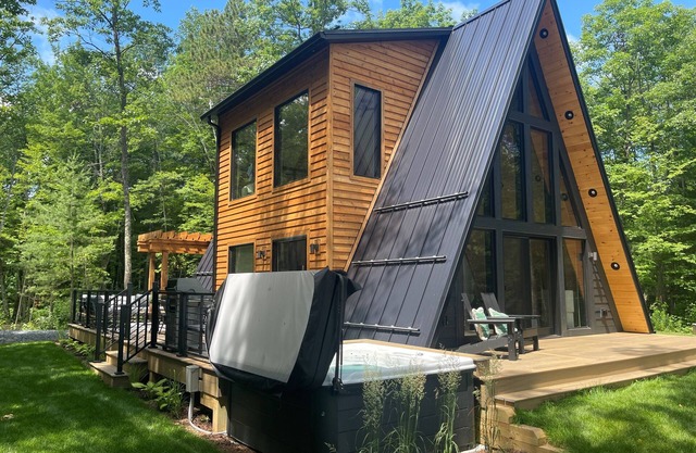Fern and Moss A-frame Lakefront Hot Tub