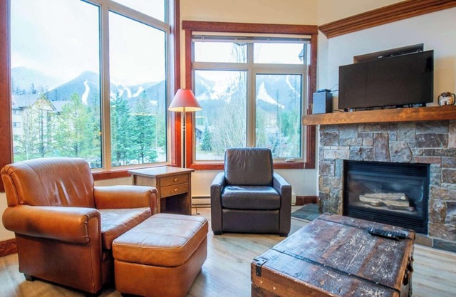 Fernie - Timberline Lodges Balsam #541