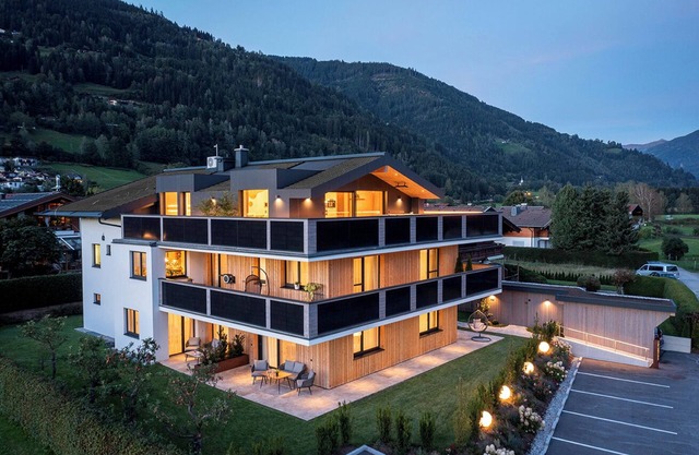 FESH LIVING 2 - smart alpine apartment with sauna near Zell am See/Kaprun