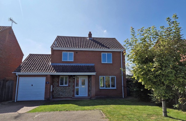FIELD VIEW, family friendly, character holiday cottage in Sheringham