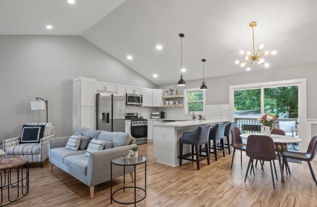 Fieldview Retreat, Sleeps 7!