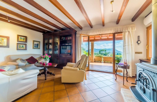 Finca in Inca with Pool and Mountain Views