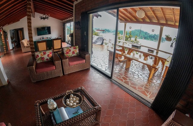FINCA NUEVA ZELANDA By Gandolfo LAKE VIEW FOR 15 PEOPLE