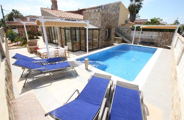 Finca Sonnenschein, high quality natural stone villa by the sea