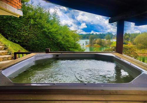 Finca VIP de lujo privada, jacuzzi y paz cerca de la piedra de Guatape