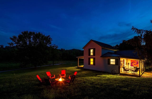 Fire Pit, Peaceful & Quaint Near Moonville Tunnel