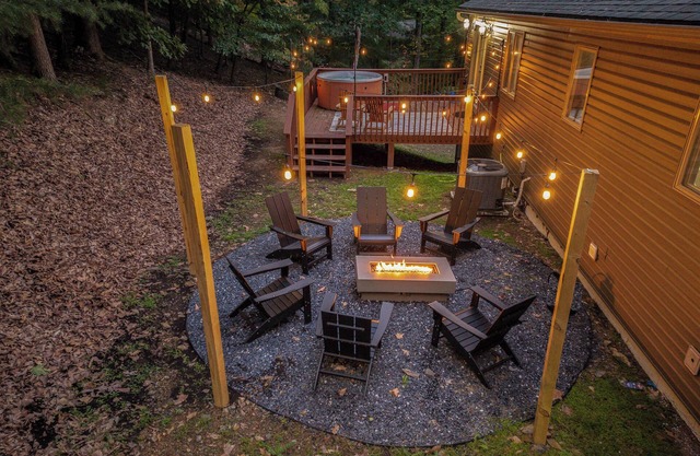 Fire Pit ~ Pool Table ~ Movie Theater