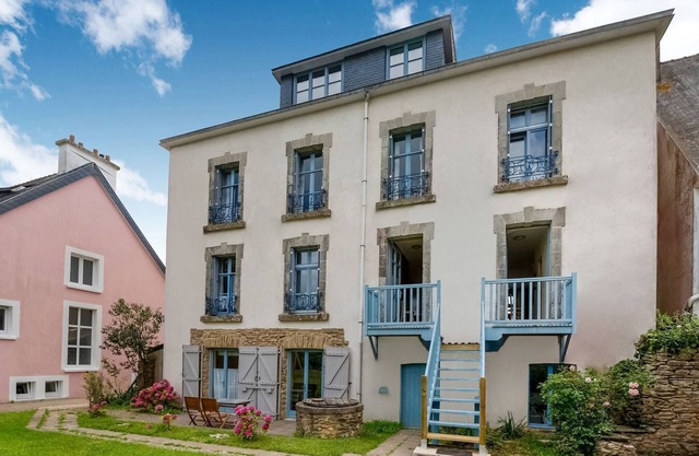 First floor apartment near the beach