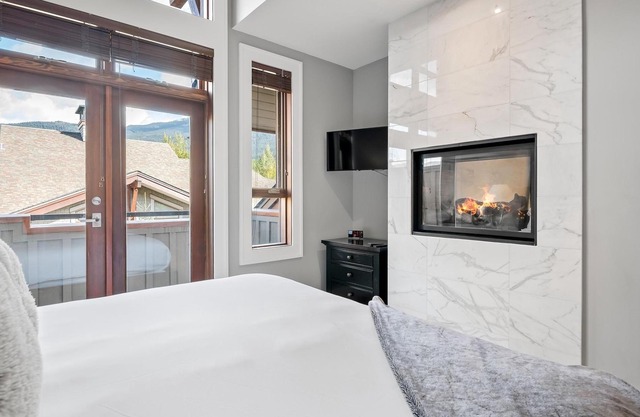 Fitzsimmons Walk 39 | Walk to village, hot tub, modern, flexible bedding