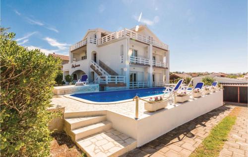 Five-Bedroom Holiday Home In Zadar