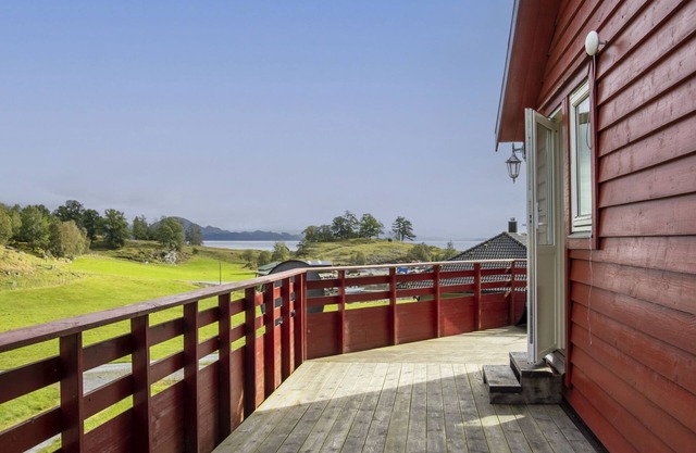 Fjordglytt by Interhome