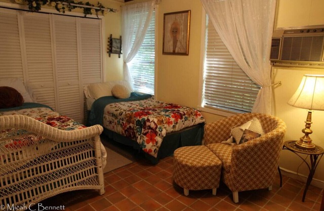 FL Bay House sleeps 4 (to 6) Sunset/Kayak/Lagoon