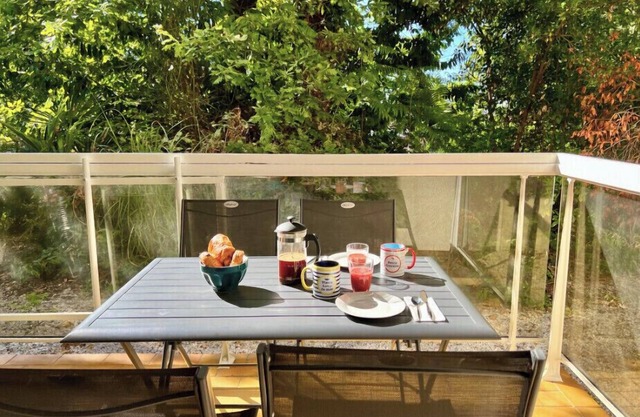 Flat With Swimming Pool Close To The Beach