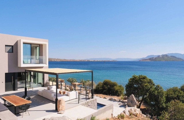 Floating Cubes Villa Spa with private Jacuzzi