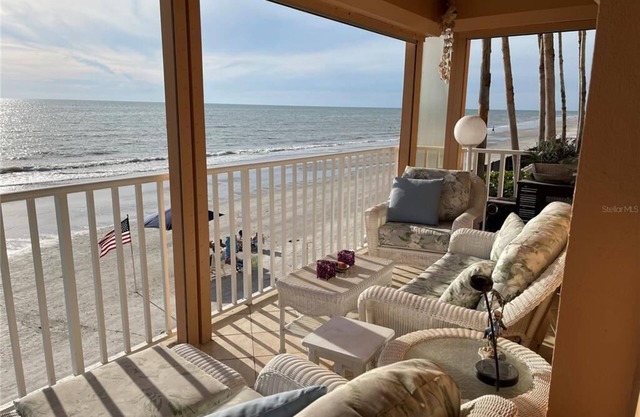 Florida - Beachfront Apartment with Gulf Views – Redington Beach -