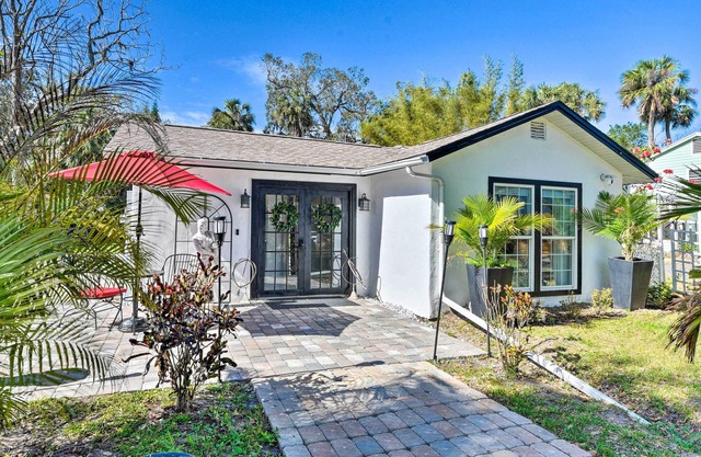 Florida Getaway w/Patio ~ 3 Mi to Beaches!