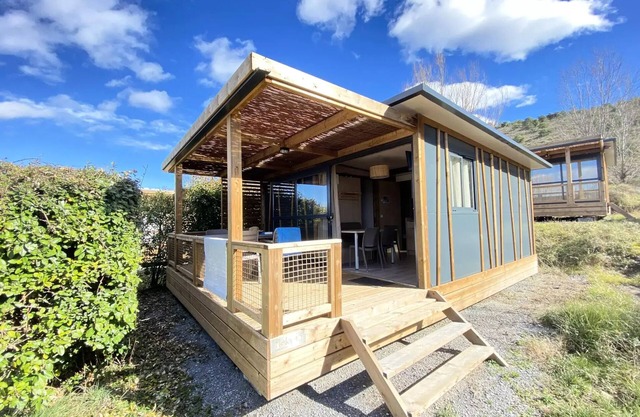 Flower Camping Saint Amand * - Chalet Premium 37m2 including 12m2 terrace (5p-2ch), Clim, TV, dishwasher, plancha, Nespresso 5 people